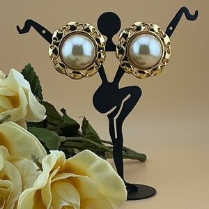 Signed ERWIN PEARL Vintage Pearl and Gold Clip On Earrings